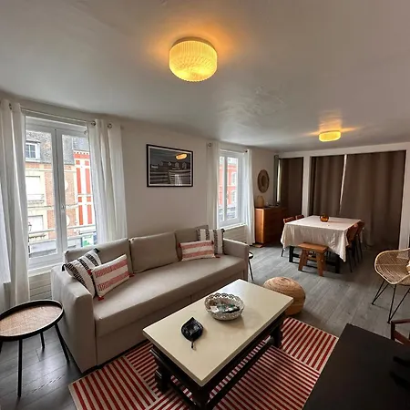 Large In Center Apartamento