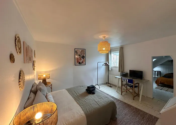 Large In Center Honfleur